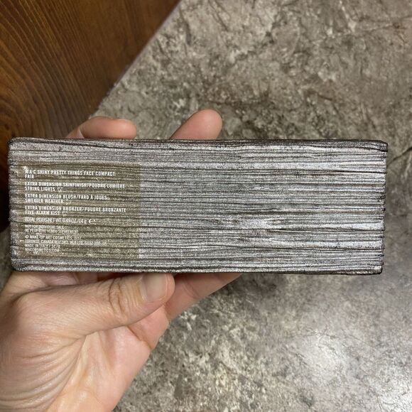 MAC Holiday Shiny Pretty Things Face Palette Fair String Lights Sweater Weather. - Picture 5 of 6